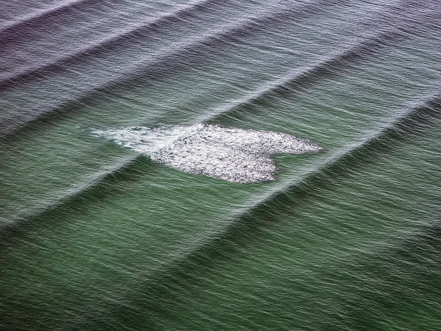 le photographe du Bassin d'Arcachon Stéphane Scotto a photographié un coeur géant formé par l'écume dans les vagues